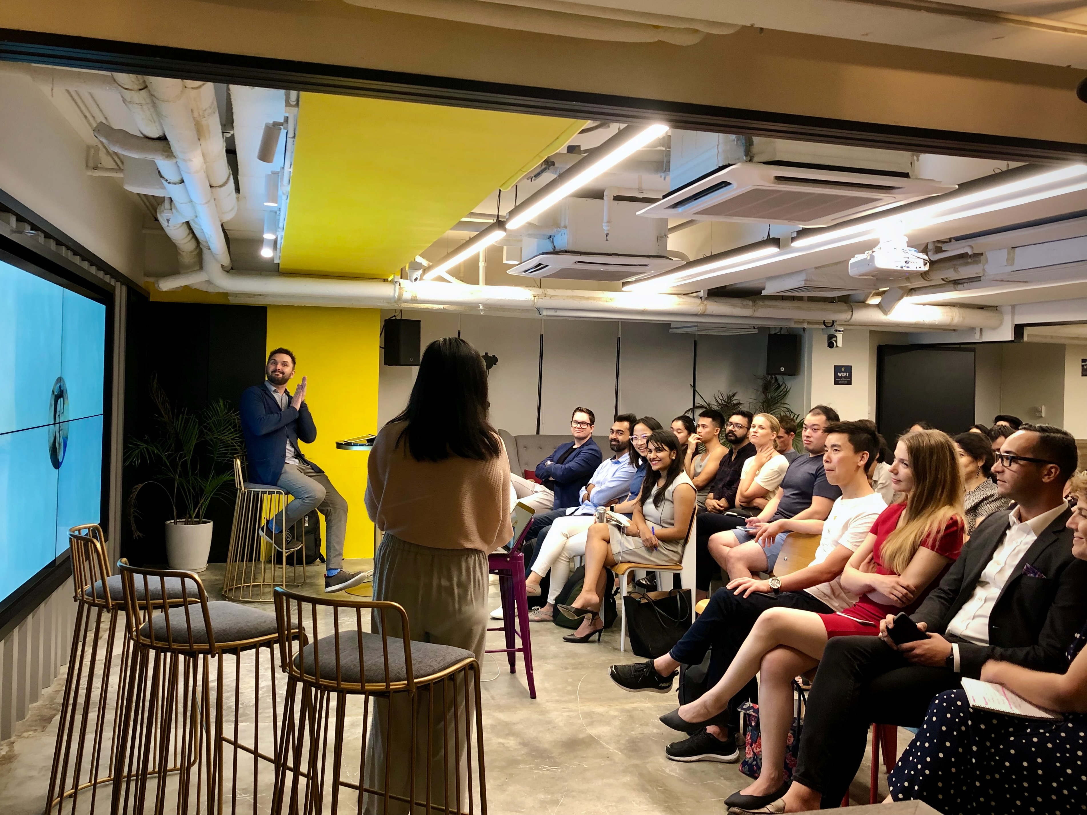 Audience applauding at UXDHK Meetup